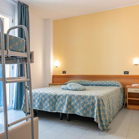Hotel Thea Bellaria-Igea Marina Buitenkant foto