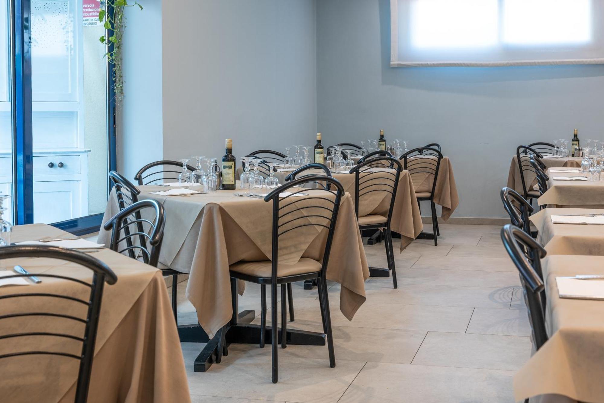 Hotel Thea Bellaria-Igea Marina Buitenkant foto