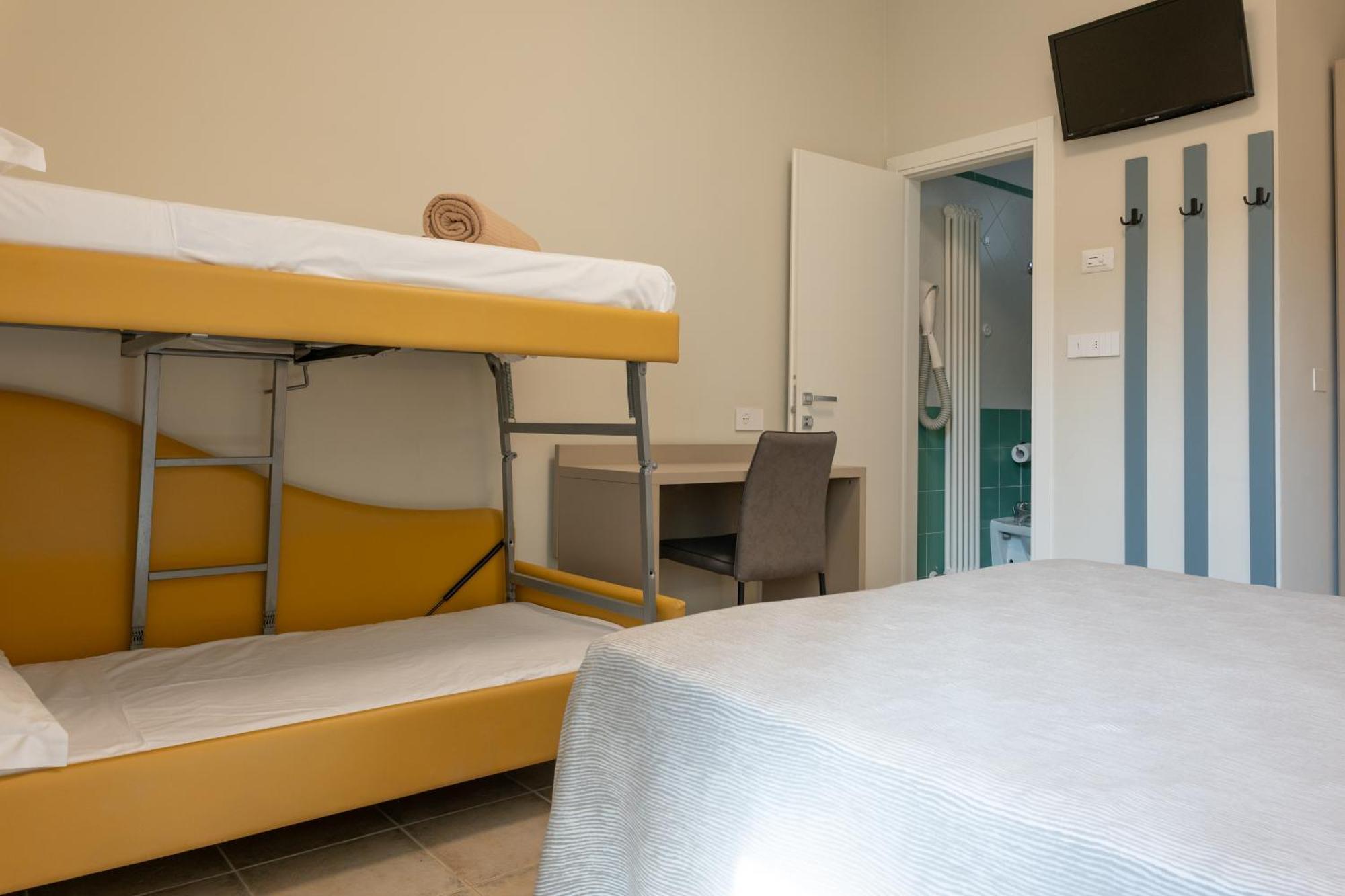 Hotel Thea Bellaria-Igea Marina Buitenkant foto