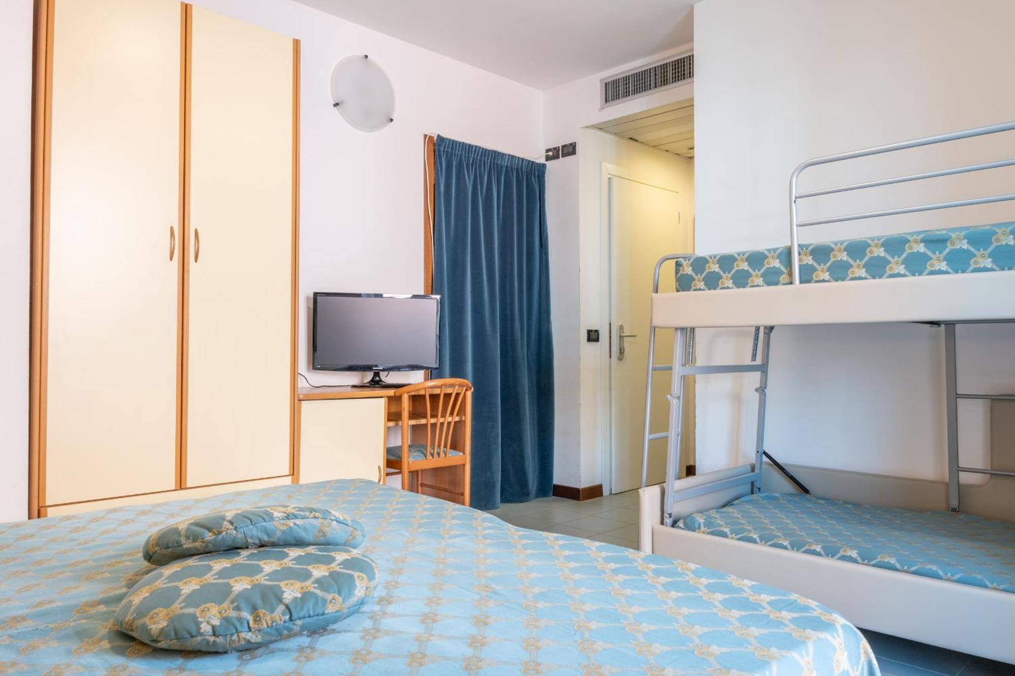 Hotel Thea Bellaria-Igea Marina Buitenkant foto