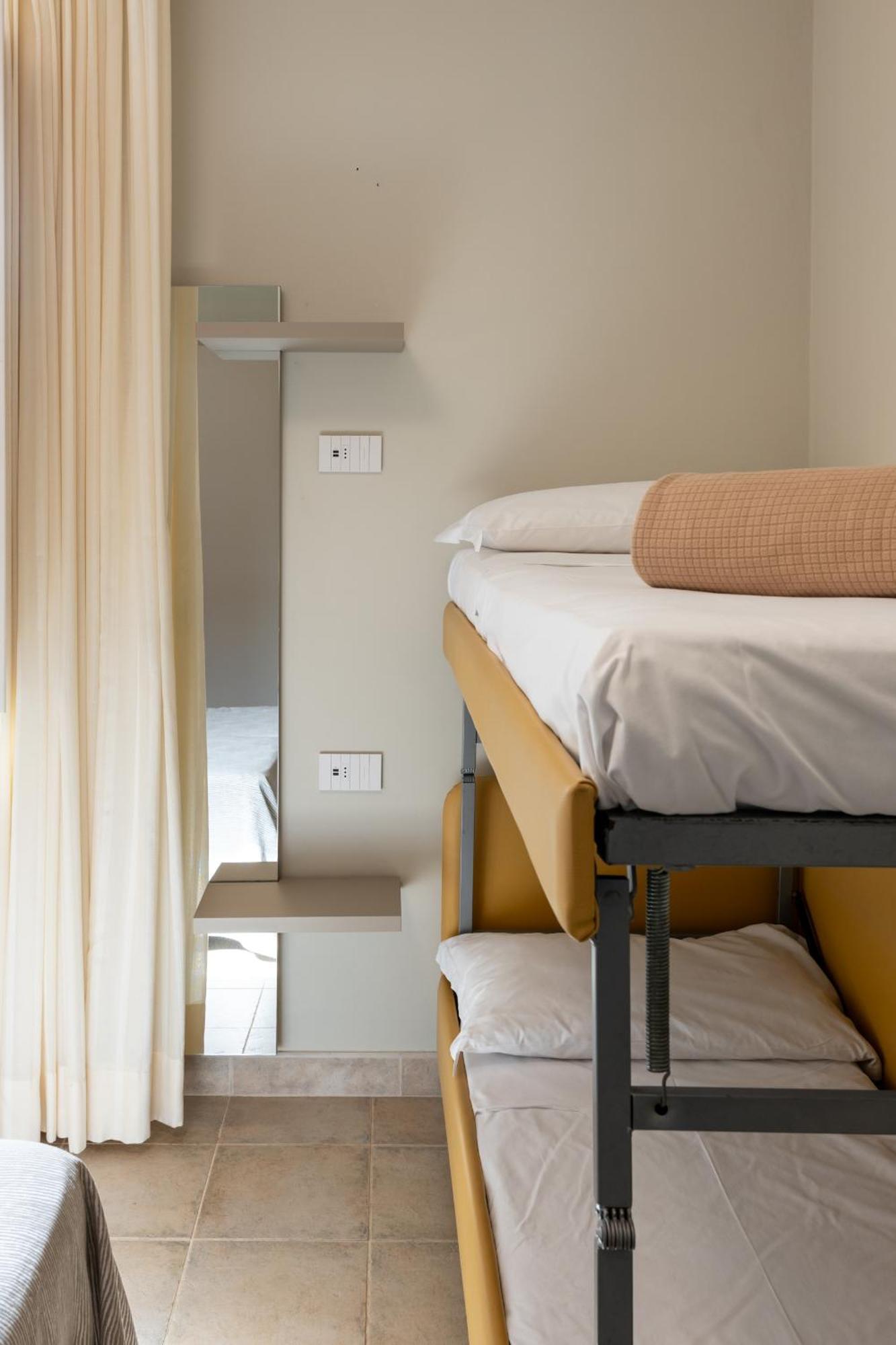 Hotel Thea Bellaria-Igea Marina Buitenkant foto